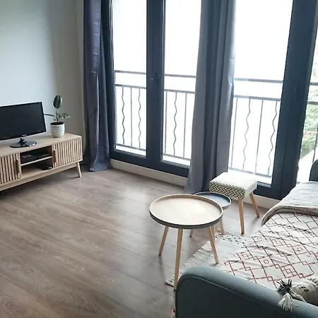 Whole Flat Near Metro Station * Romainville